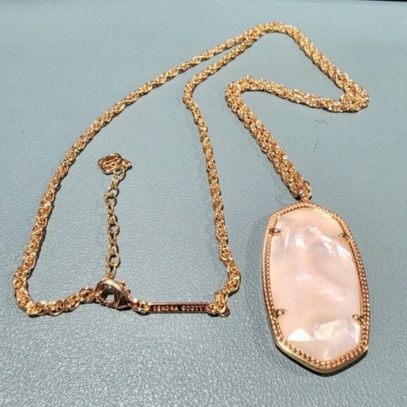 Kendra Scott Reid Intarsia Faceted Mother of Pearl Pendant Necklace - Picture 3 of 9